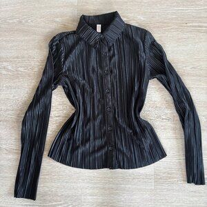 Womens No Boundaries Silk Dress Shirt - Size S